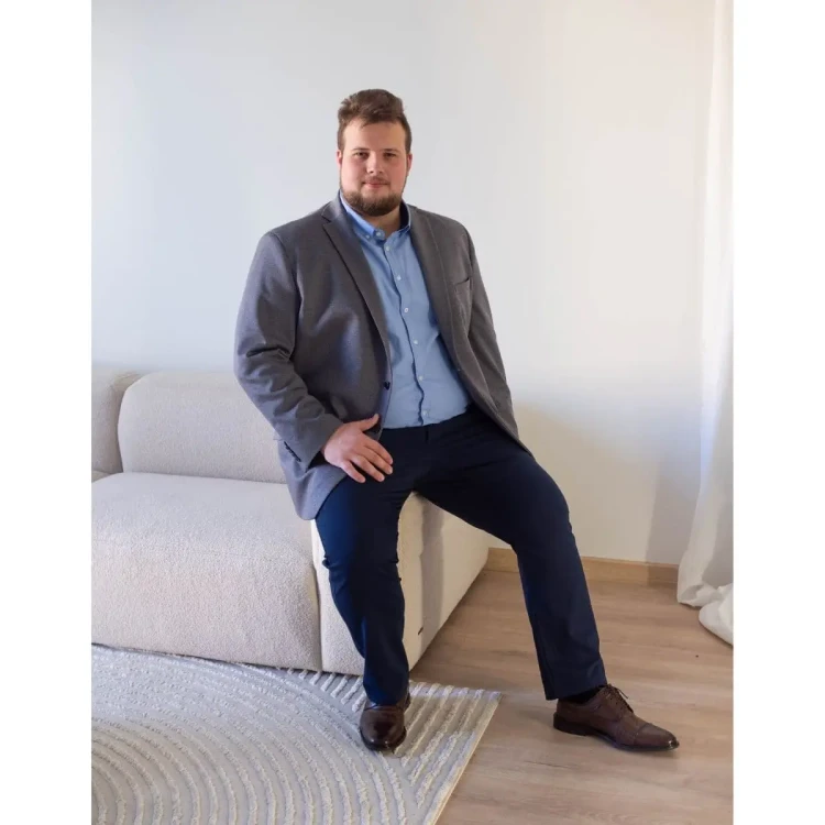 granatowe chino plus size