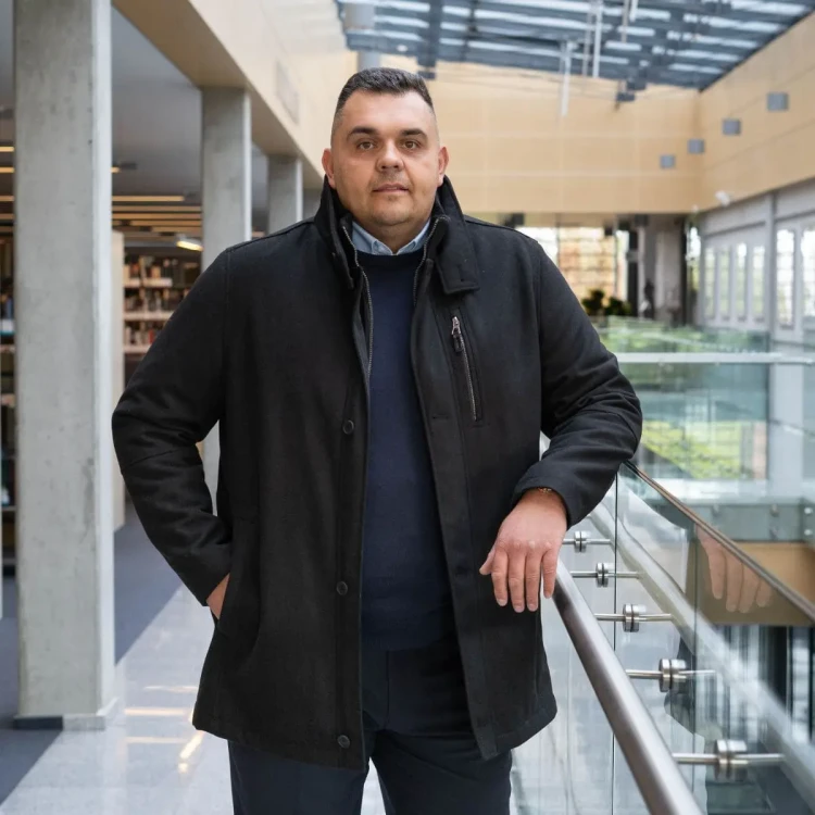 duzy meski plaszcz zimowy
