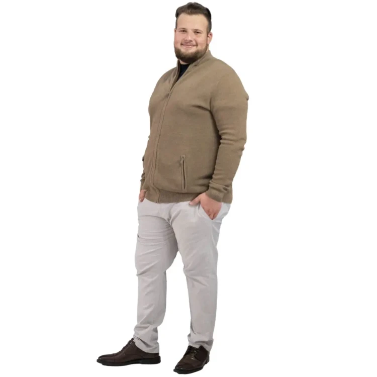 modny duzy meski sweter