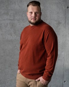 Duży męski sweter gładki wkładany przez głowę Double Urban Outfitters KNIT-8019 ceglasty